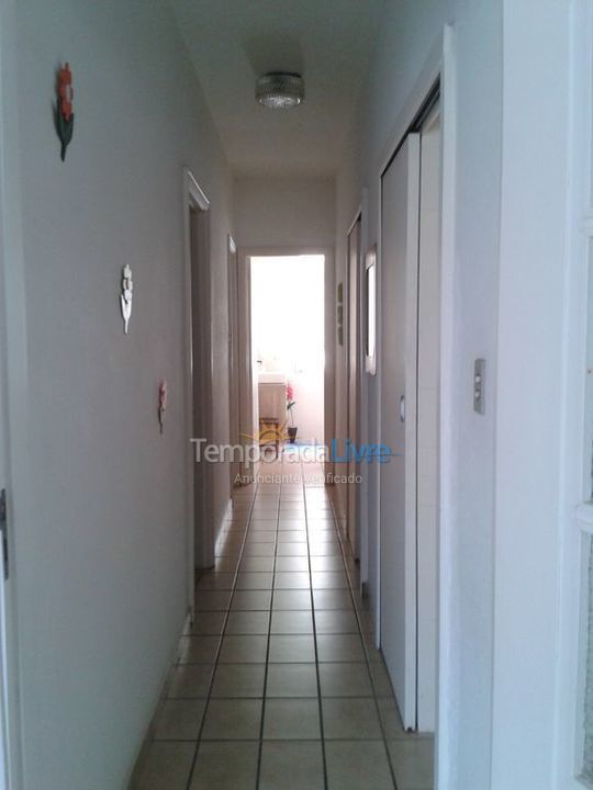 Apartamento para aluguel de temporada em Guarujá (Pitangueiras)