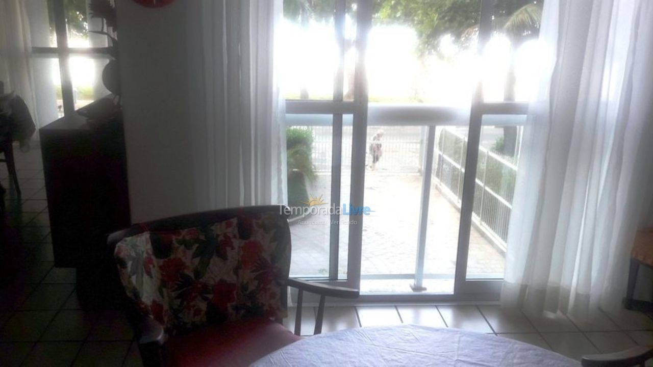 Apartamento para aluguel de temporada em Guarujá (Pitangueiras)