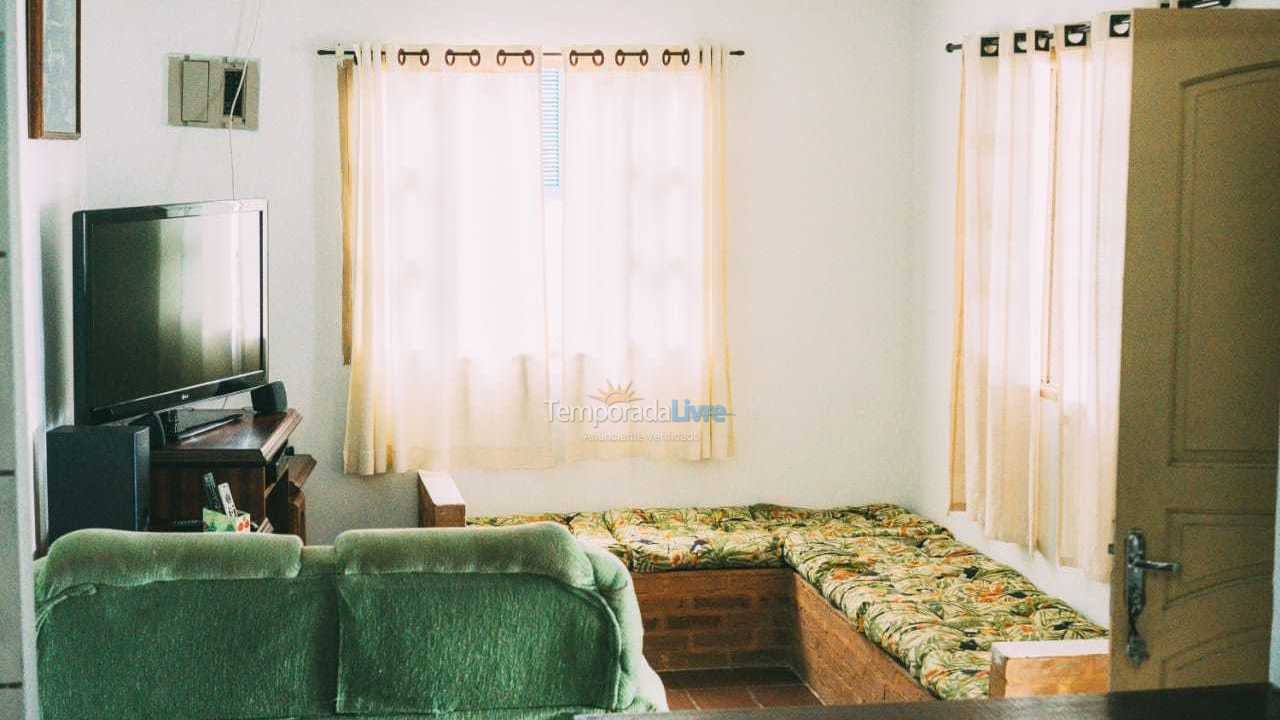 Casa para aluguel de temporada em Ubatuba (Praia da Almada)