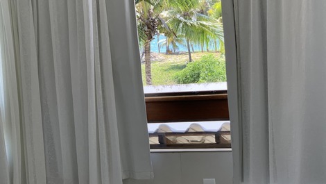 Linda casa a 50m do mar cond fechado 4 suites piscina,espaco gourmet