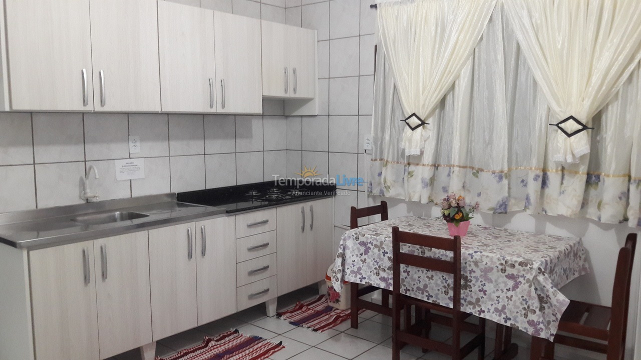 Casa para aluguel de temporada em São Francisco do Sul (Enseada)