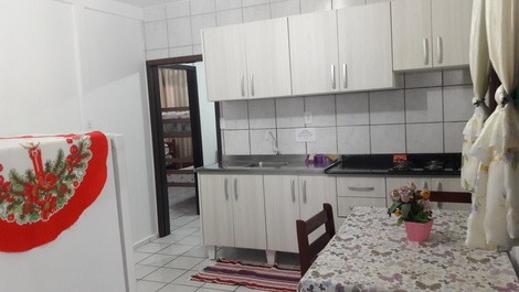 Casa para 10 pessoas, centralizada a 50m da praia