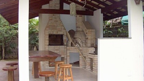 Luxurious house in Itamambuca beach condominium 300 meters from the beach