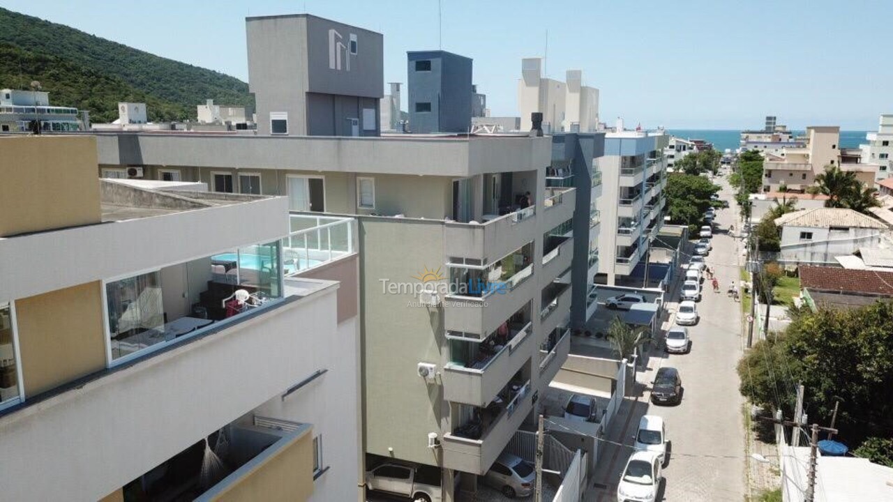 Apartment for vacation rental in Bombinhas (Praia de Bombinhas)
