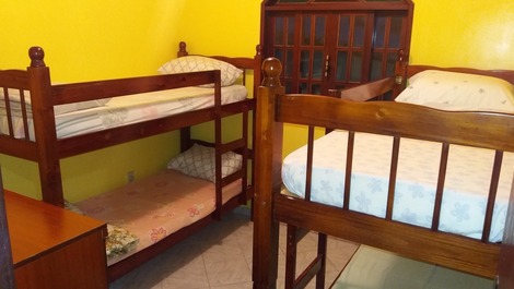 quarto duas beliches