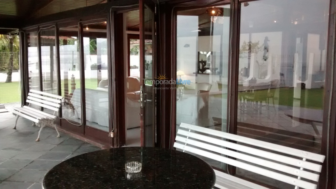 House for vacation rental in Ubatuba (Praia do Lázaro)