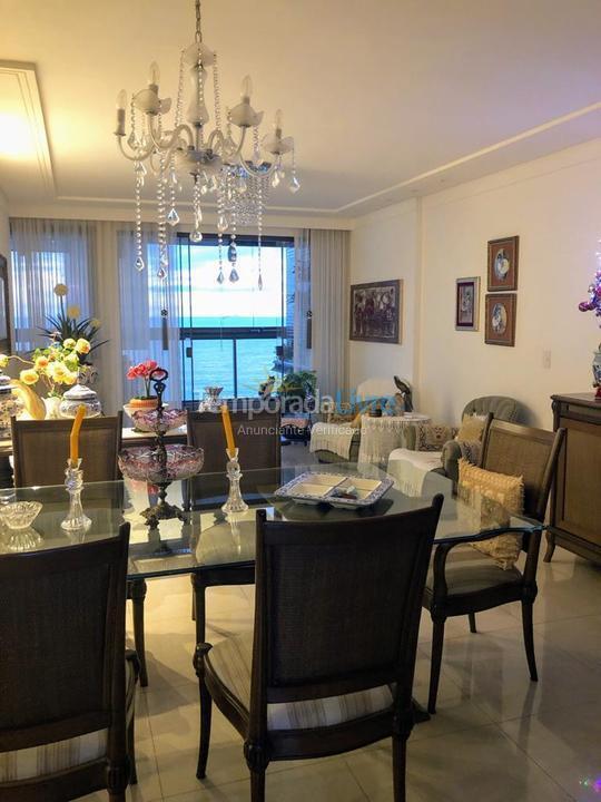 Apartamento para aluguel de temporada em Vila Velha (Praia da Costa)