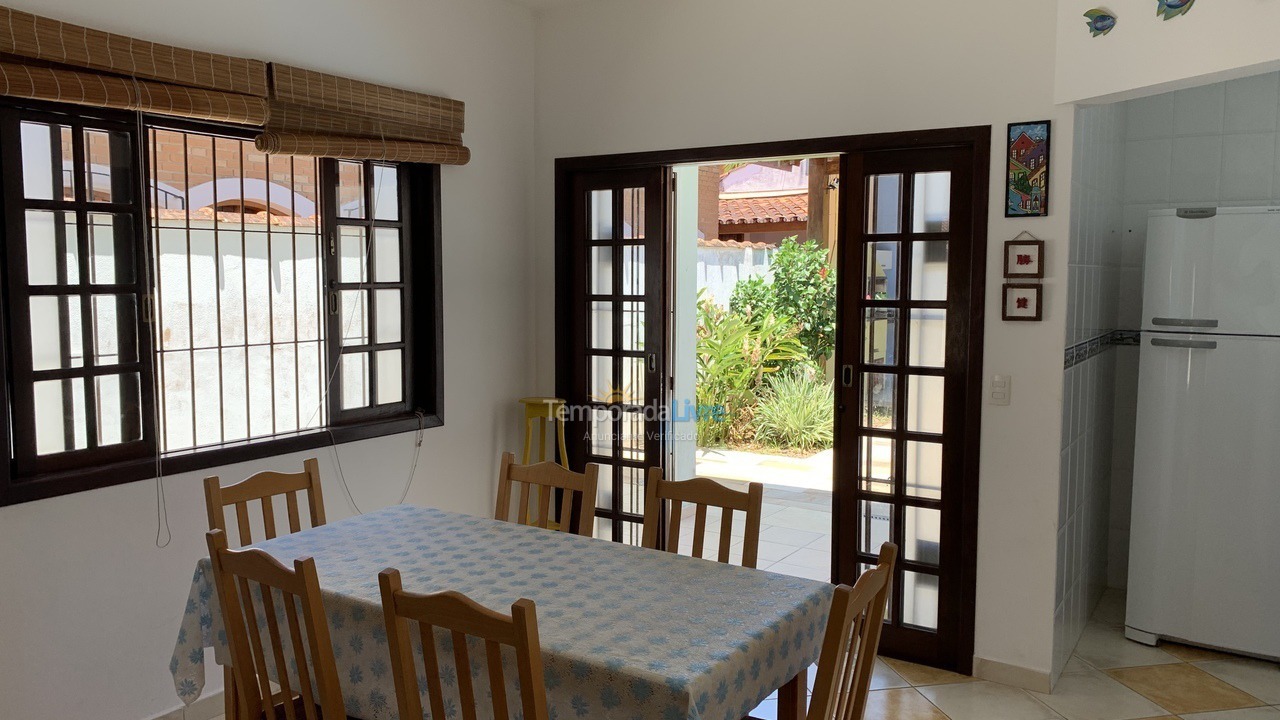 Casa para aluguel de temporada em Ubatuba (Praia das Toninhas)