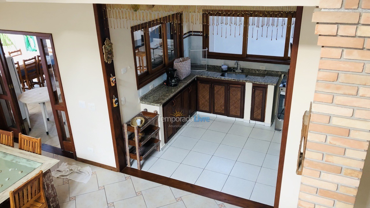 Casa para aluguel de temporada em Bertioga (Condominio Morada da Praia)