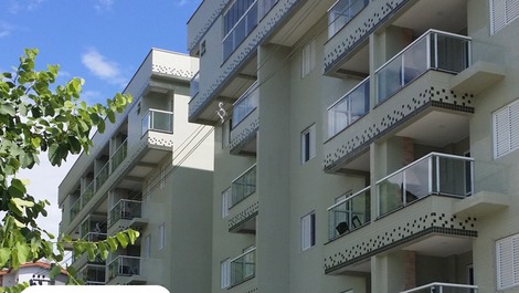 EXCELENTE APARTAMENTO (PRAIA GRANDE)