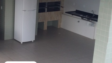 EXCELENTE APARTAMENTO (PRAIA GRANDE)