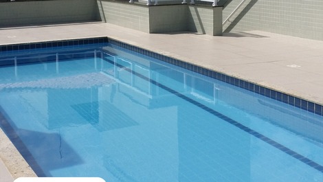 EXCELENTE APARTAMENTO (PRAIA GRANDE)