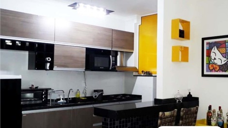 EXCELENTE APARTAMENTO (PRAIA GRANDE)