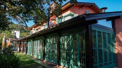 Casa beira lagoa c/ Piscina - BARRA DA LAGOA - ALUGUEL POR TEMPORADA