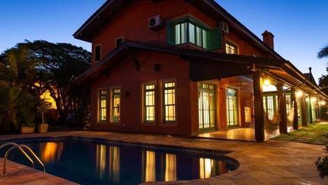 Casa beira lagoa c/ Piscina - BARRA DA LAGOA - ALUGUEL POR TEMPORADA