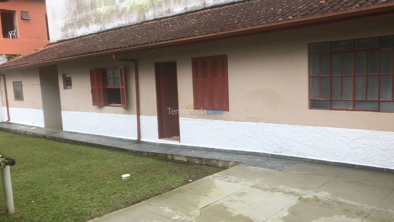 Casa para alquiler de vacaciones em Ubatuba (Enseada)