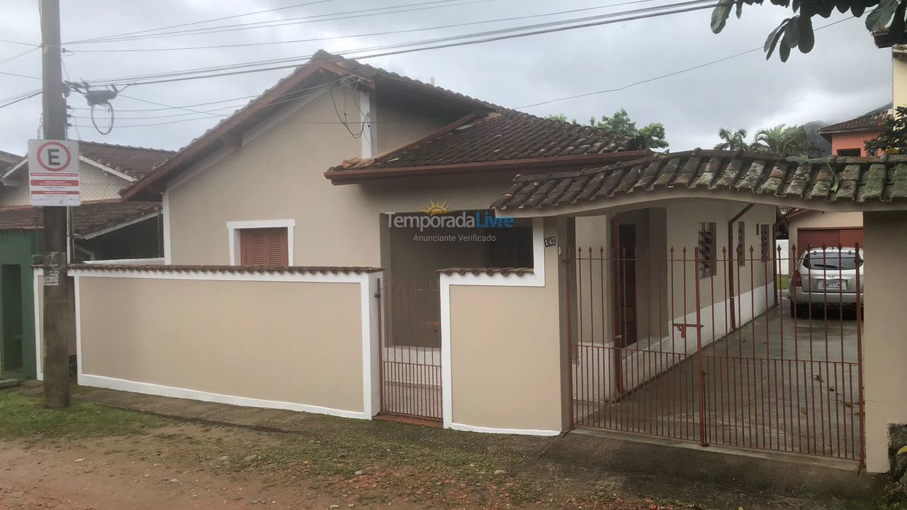 Casa para alquiler de vacaciones em Ubatuba (Enseada)