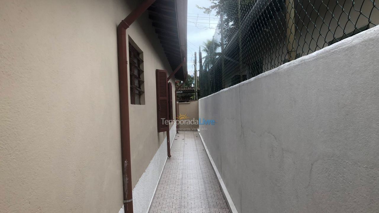Casa para alquiler de vacaciones em Ubatuba (Enseada)