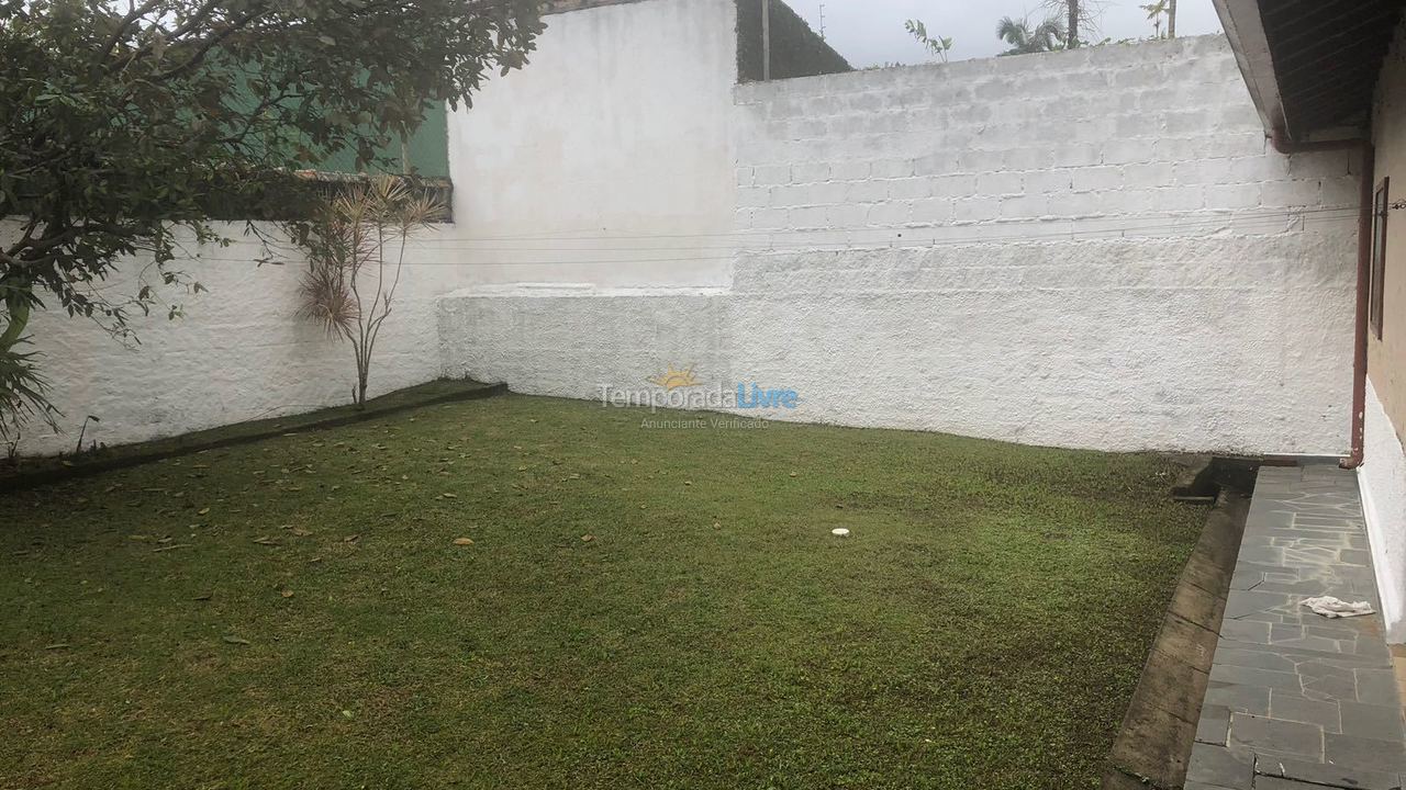 Casa para alquiler de vacaciones em Ubatuba (Enseada)
