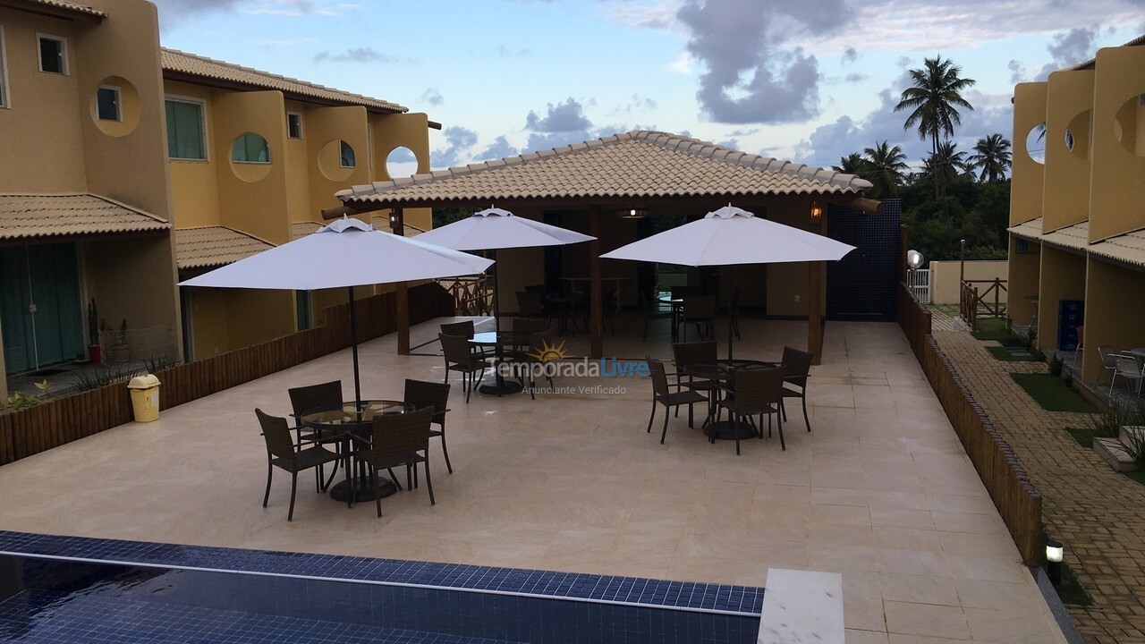 Apartamento para aluguel de temporada em Mata de São João (Imbassaí)