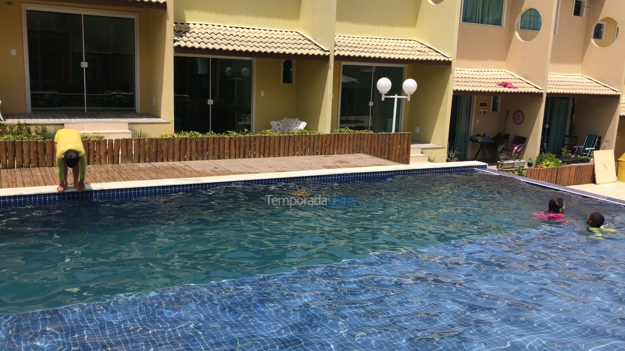 Apartamento para aluguel de temporada em Mata de São João (Imbassaí)