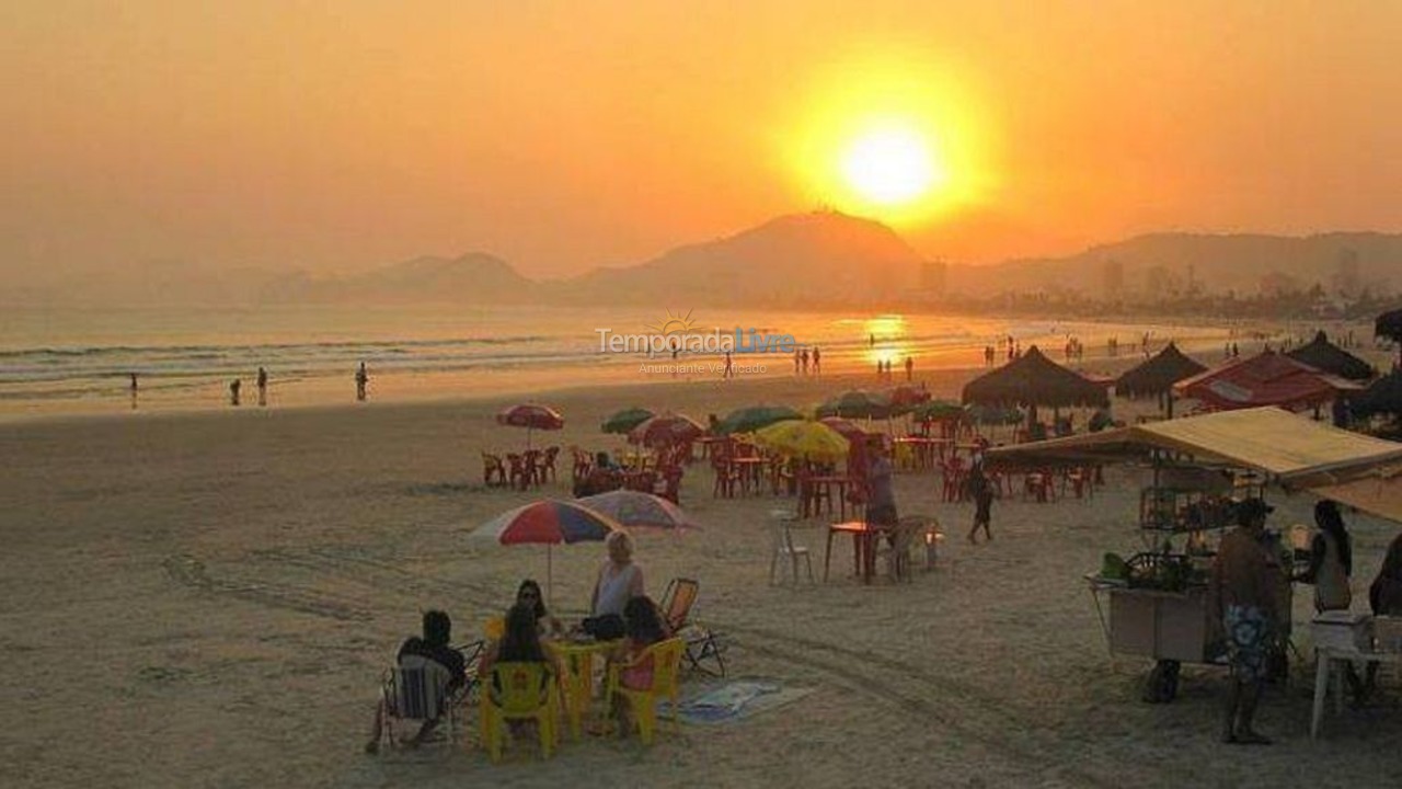 Apartamento para aluguel de temporada em Guarujá (Pitangueiras)