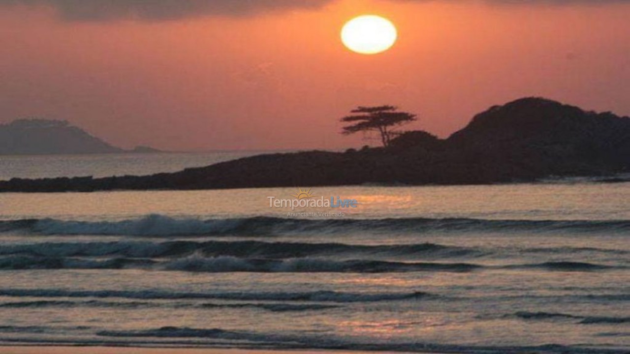 Apartamento para aluguel de temporada em Guarujá (Pitangueiras)