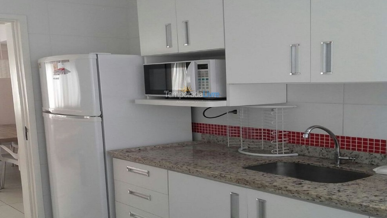 Apartamento para aluguel de temporada em Guarujá (Pitangueiras)
