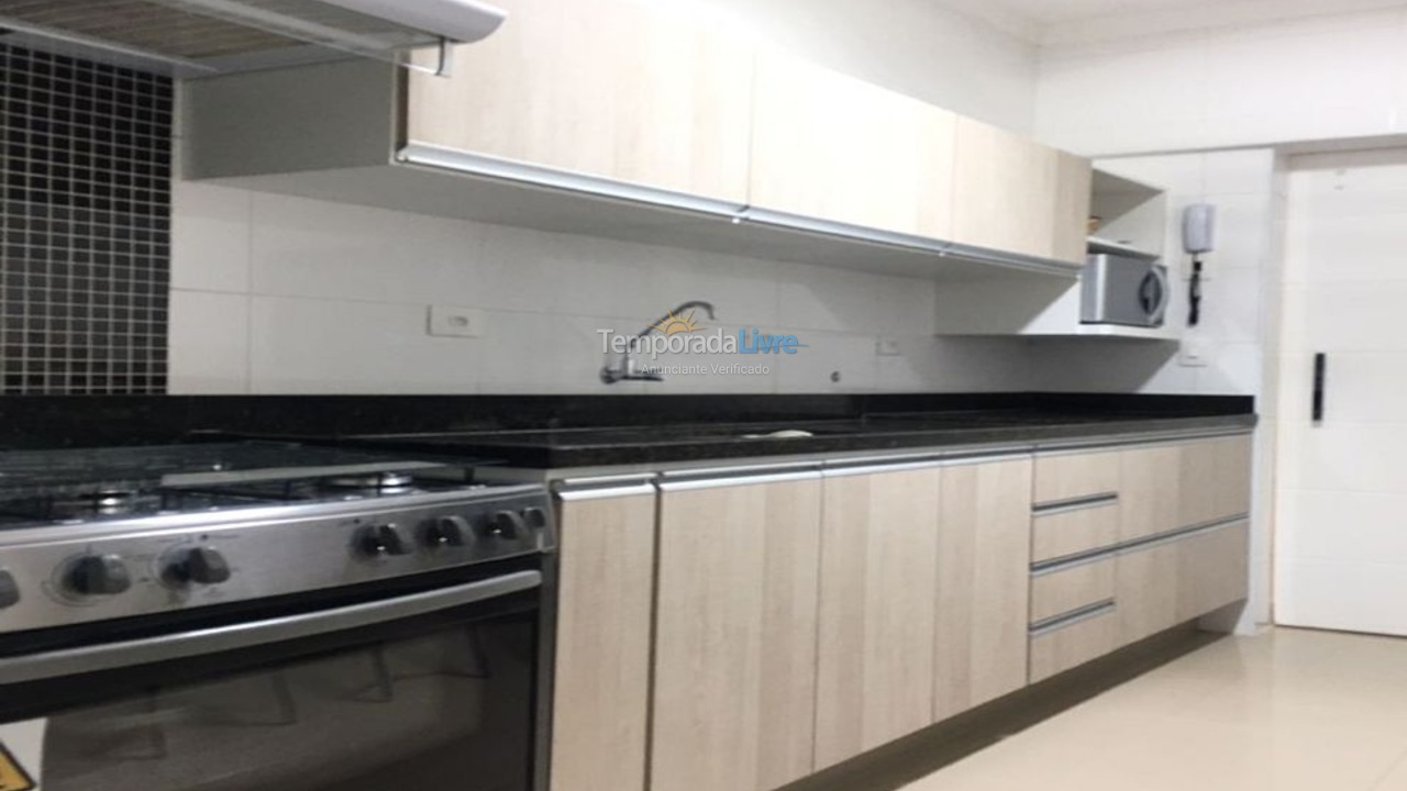 Apartamento para aluguel de temporada em Guarujá (Pitangueiras)