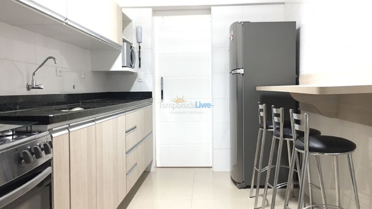 Apartamento para aluguel de temporada em Guarujá (Pitangueiras)