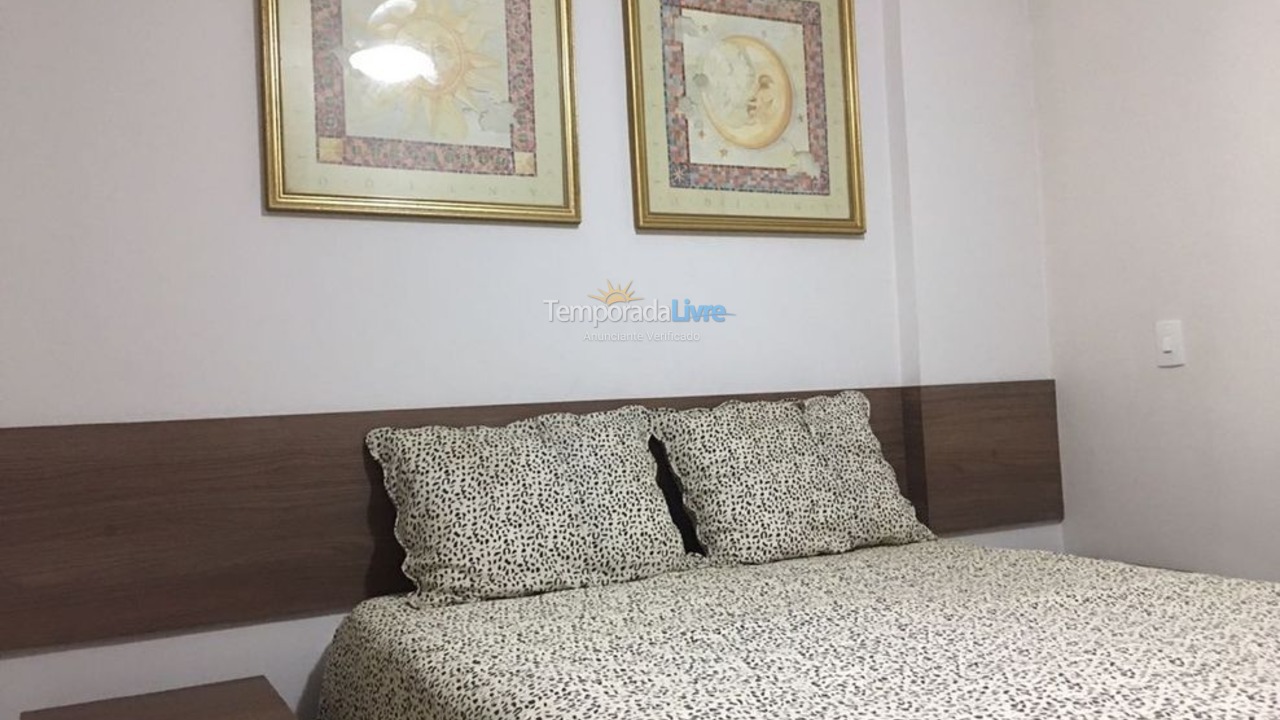 Apartamento para aluguel de temporada em Guarujá (Pitangueiras)