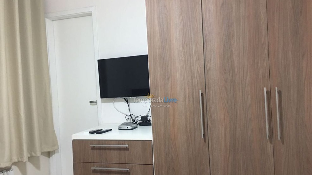 Apartamento para aluguel de temporada em Guarujá (Pitangueiras)