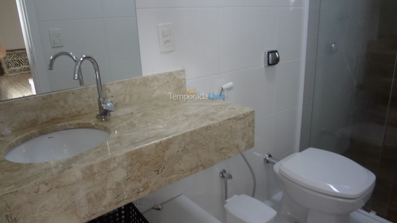 Apartamento para aluguel de temporada em Guarujá (Pitangueiras)