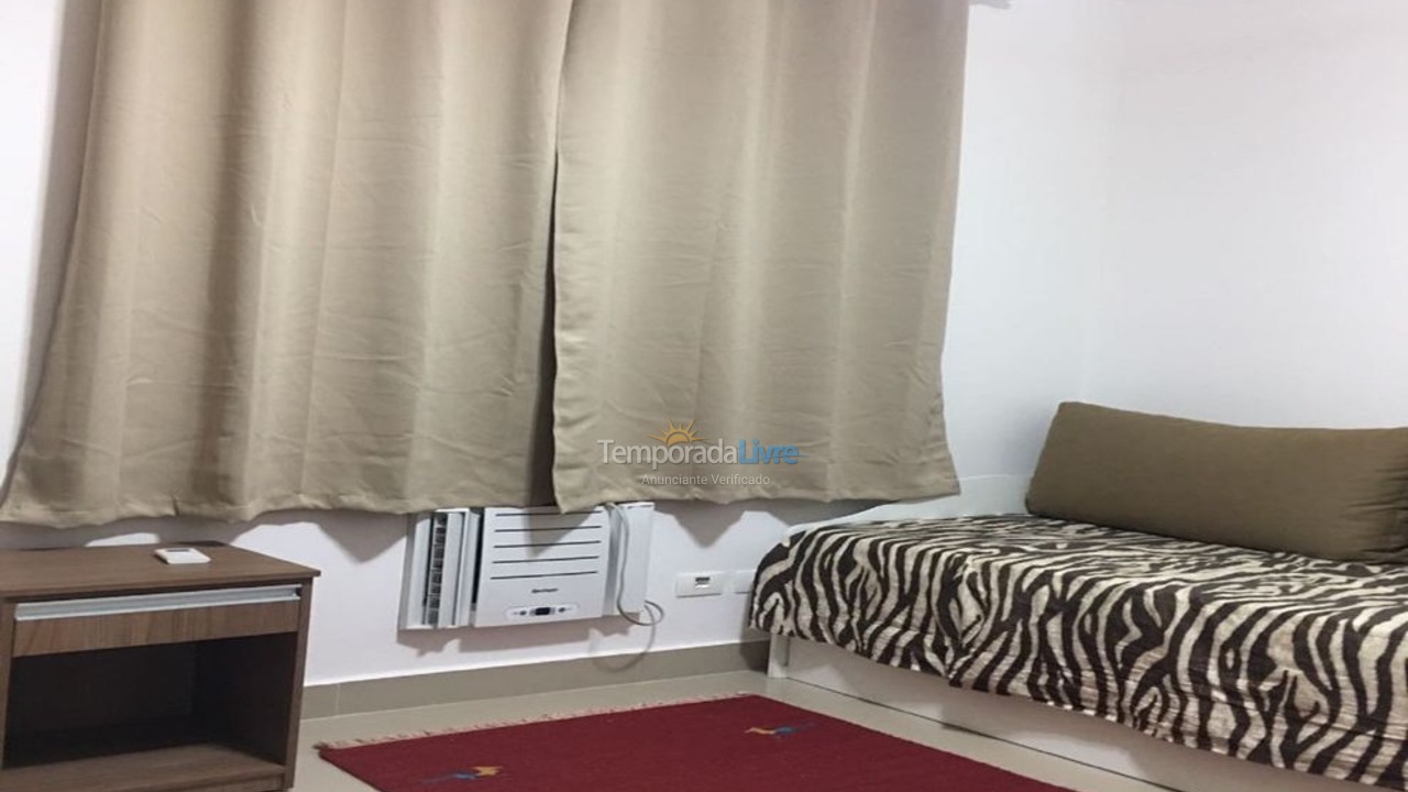 Apartamento para aluguel de temporada em Guarujá (Pitangueiras)