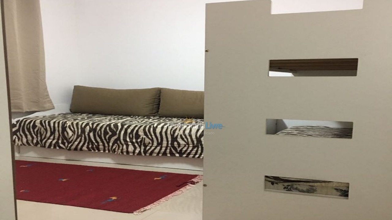 Apartamento para aluguel de temporada em Guarujá (Pitangueiras)