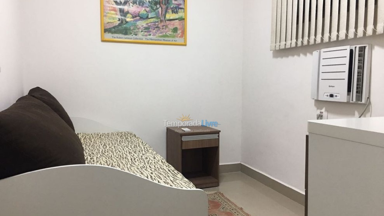 Apartamento para aluguel de temporada em Guarujá (Pitangueiras)