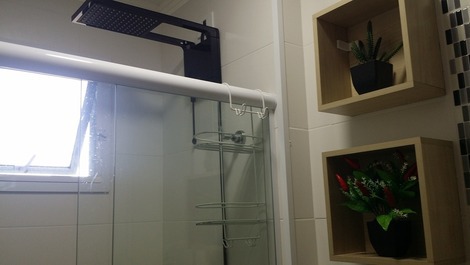 EXCELENTE APARTAMENTO (PRAIA GRANDE)