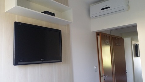 EXCELENTE APARTAMENTO (PRAIA GRANDE)