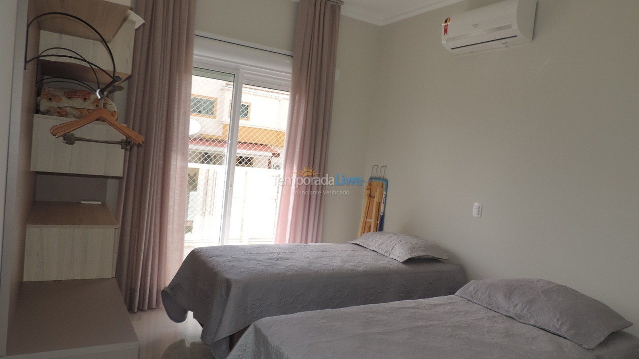 Apartment for vacation rental in Bombinhas (Mariscal)