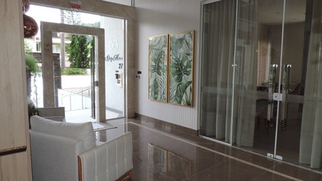 Apartamento novo com 2 dormitórios e piscina no condomínio Ref.205
