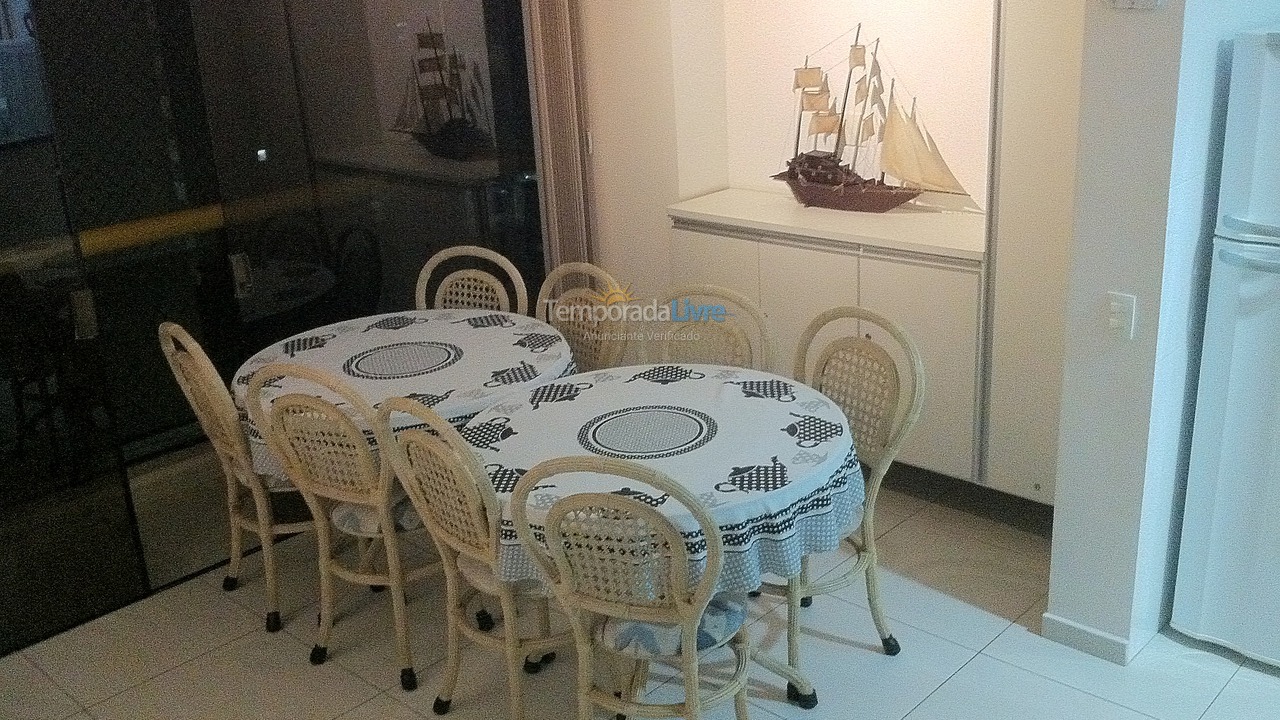 Apartamento para aluguel de temporada em Guarujá (Pitangueiras)