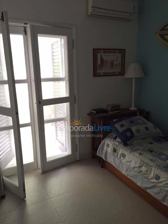 Casa para aluguel de temporada em São Sebastião (Juquehy)