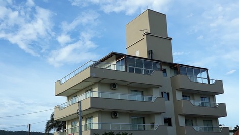 Excelente apartamento em mariscal,aluguel temporada.