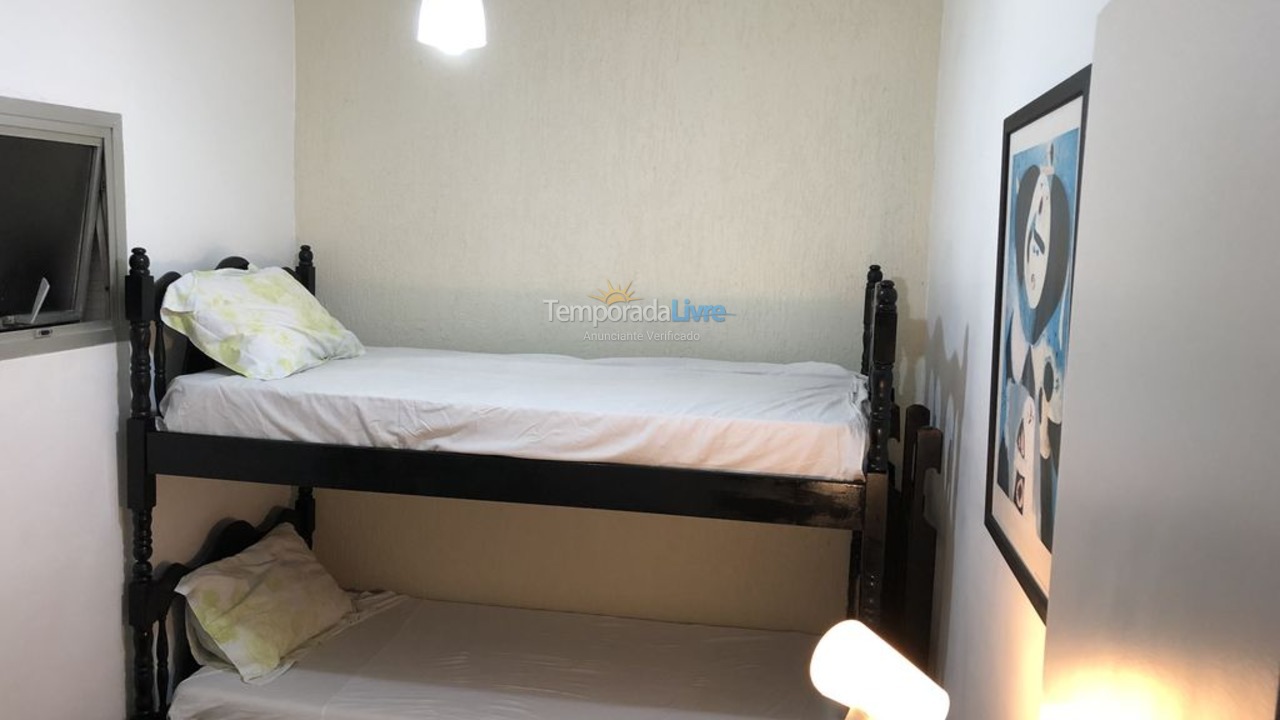 Apartamento para aluguel de temporada em Guarujá (Pitangueiras)