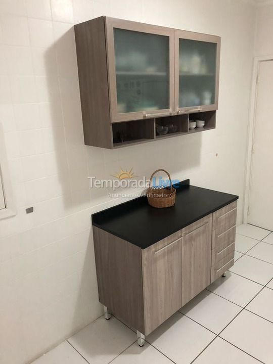Apartamento para aluguel de temporada em Guarujá (Pitangueiras)