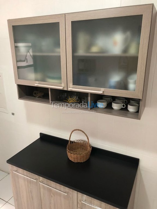 Apartamento para aluguel de temporada em Guarujá (Pitangueiras)