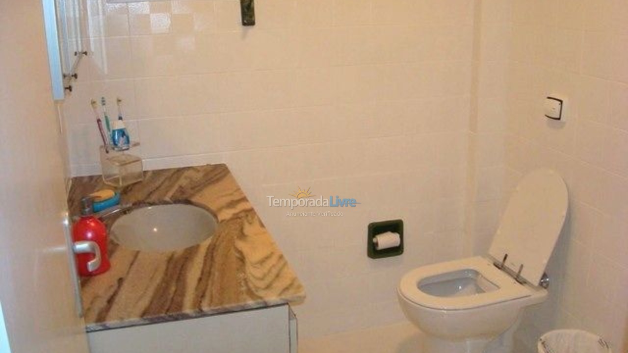 Apartamento para aluguel de temporada em Guarujá (Pitangueiras)