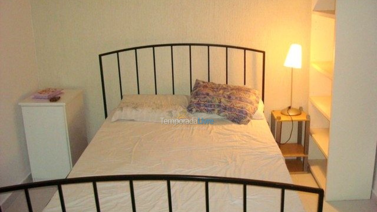 Apartamento para aluguel de temporada em Guarujá (Pitangueiras)