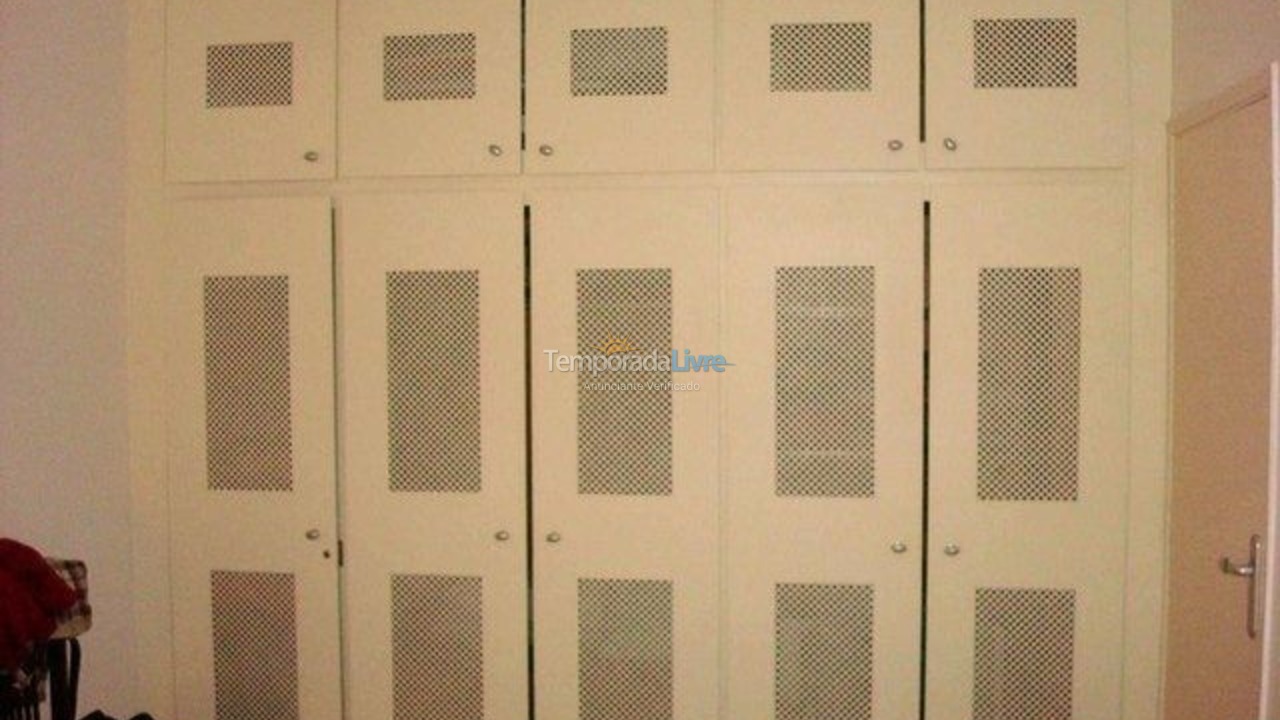 Apartamento para aluguel de temporada em Guarujá (Pitangueiras)