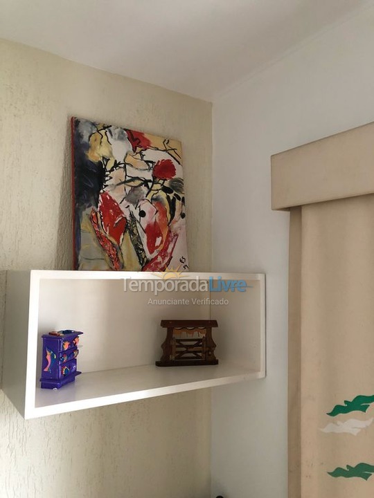 Apartamento para aluguel de temporada em Guarujá (Pitangueiras)